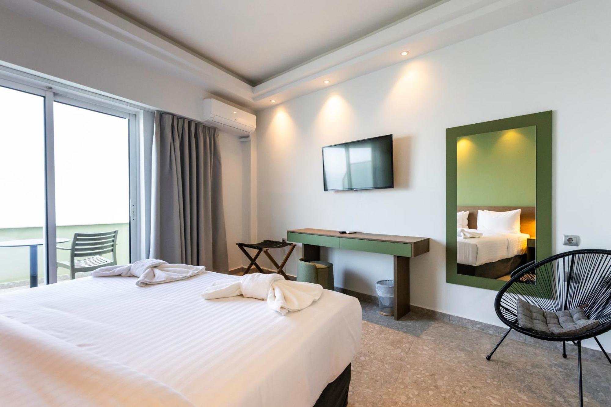 Messinian Bay Hotel 4*